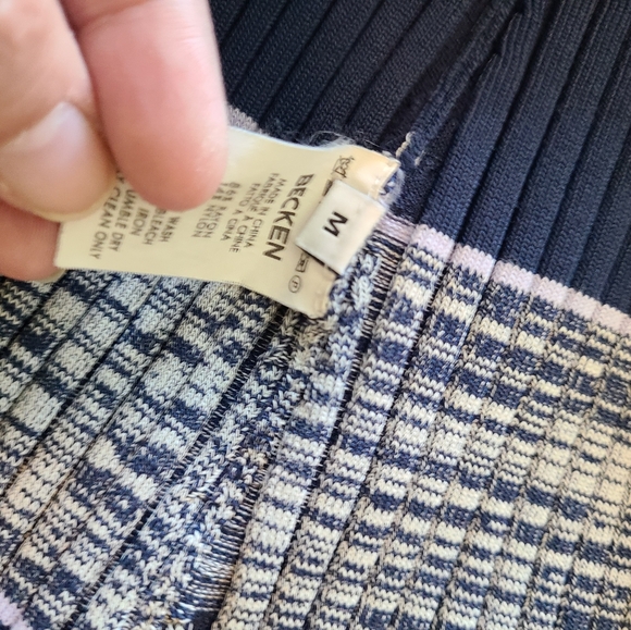 Becken Navy and Gray Striped Knit Dress. Size M - Picture 6 of 6
